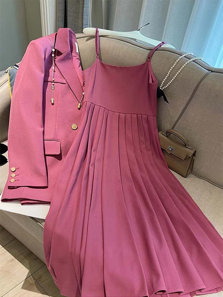 

Two Piece Dress Spring Autumn Blazers Suspenders Womens Twopiece Set Loose Casual Suit Outerwear Sling Skirt Women 230512, Beige