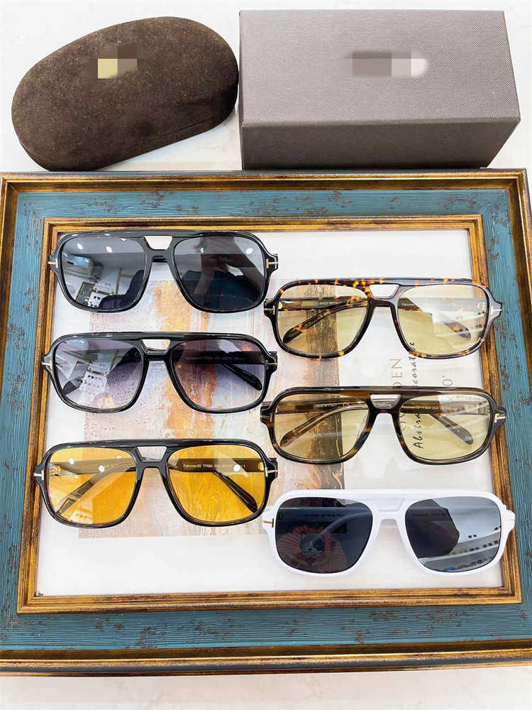 

Sunglasses Frames New Tom TF's INS net red same plate shaped sunglasses for men and women FT884
