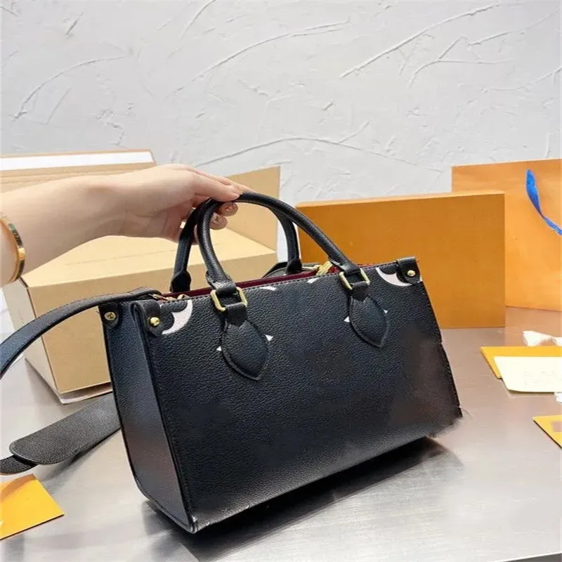 

Leather handbag women Onthego designer shoulder bag shopping bag tote M45945