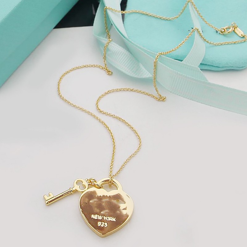 

T Designer love necklace luxury brand jewelry classic pendant female Jewelry geometry titanium steel fashion necklace party wedding daily accessories gifts