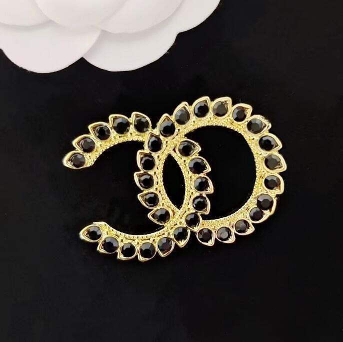 

20style Luxury Brand Double Letters Designer Brooches for Fashion Women Inlaid Crystal Pearl Brooch Clothing Suit Pin Women Wedding Jewelry Party Accessory