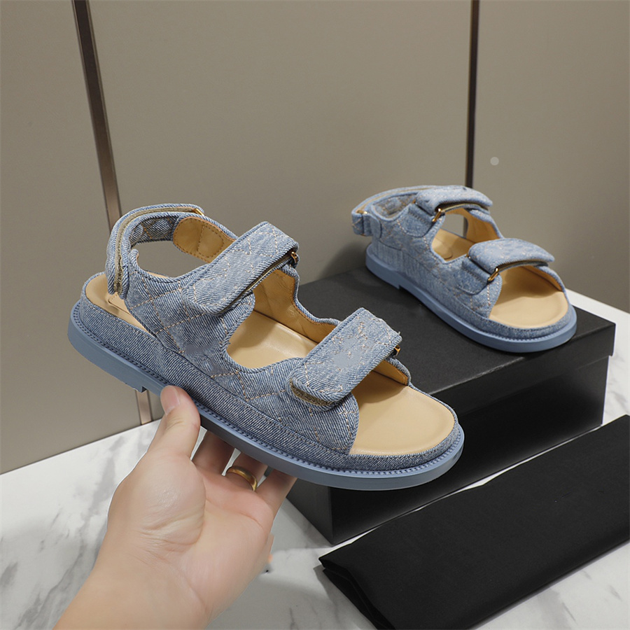 

New CC Designer Beach Shoes Luxury Flat Slippers Fashion Women Sandal Outdoor Leather Slides Classics Casual Sandals ad