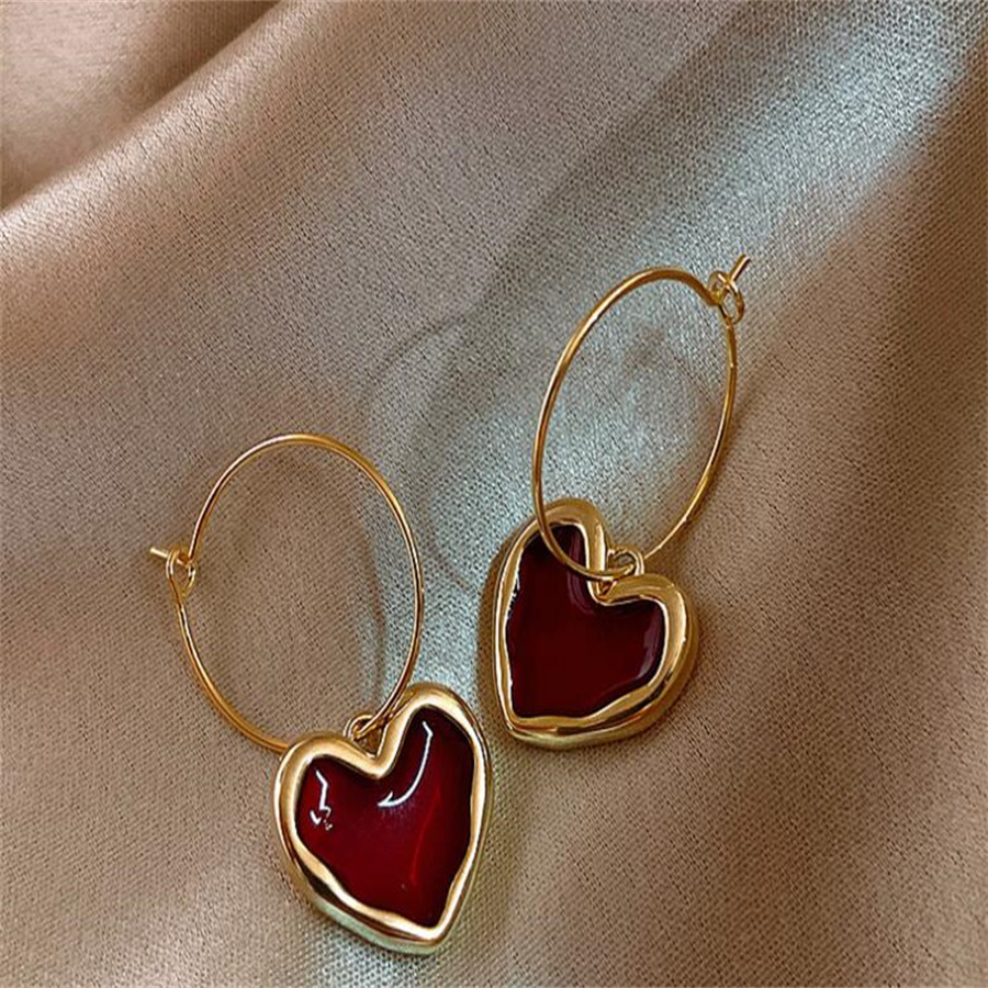 

European and American Fashion Enamel Earrings Girls' Metal Heart Hanging Pendant Earrings Retro Jewelry AE756