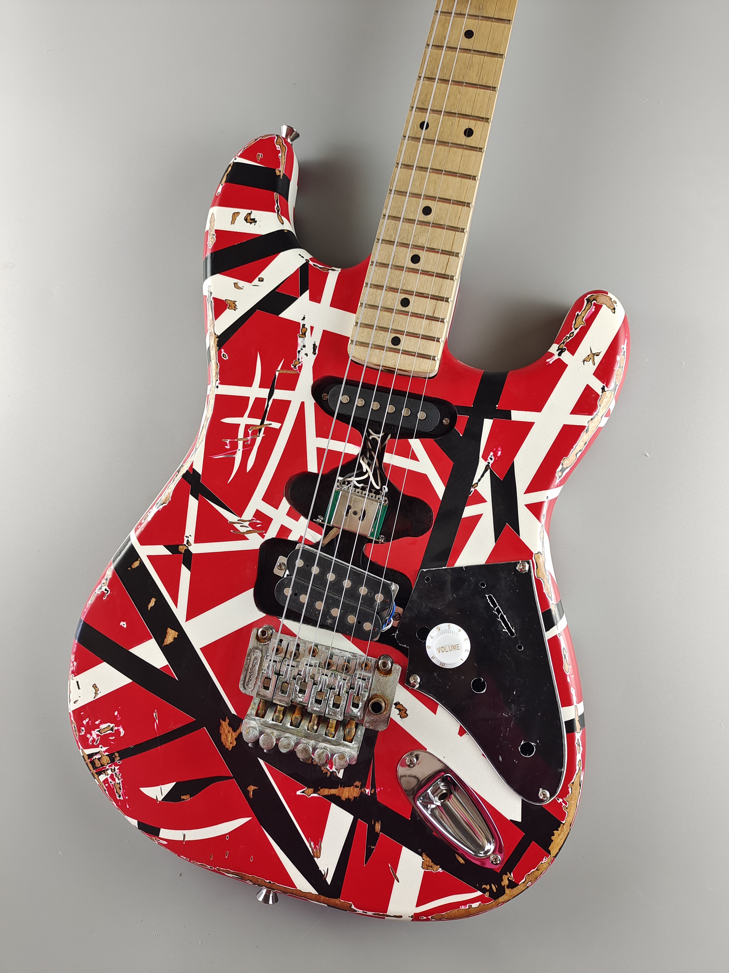 

Electric guitar, alder body, red stripe, matte, 5150, used guitar, quick package