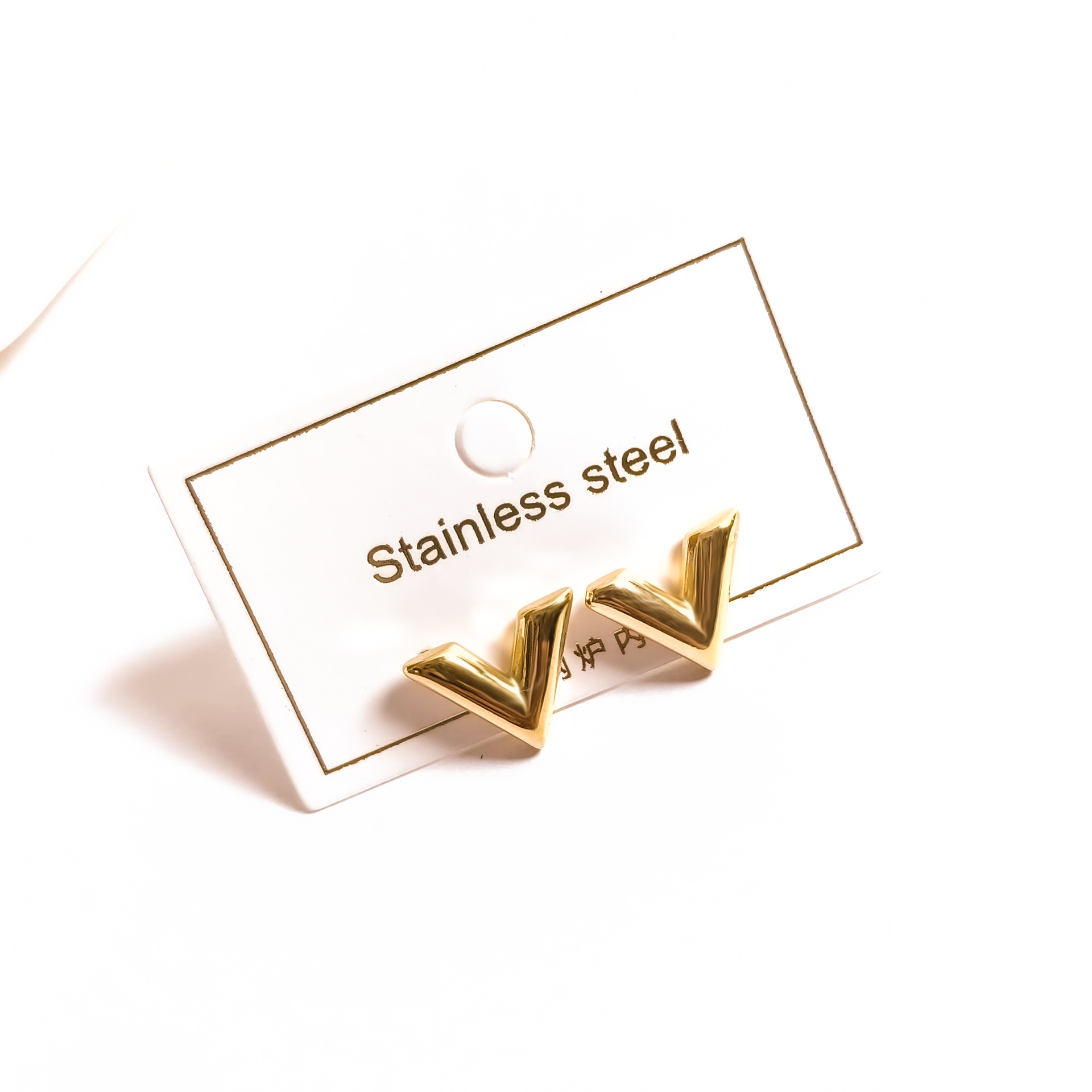 

2023 English Simple Style Letter V Fashion Stainless Steel Earrings 925 Silver Needle Real Gold Plating Earring for Women