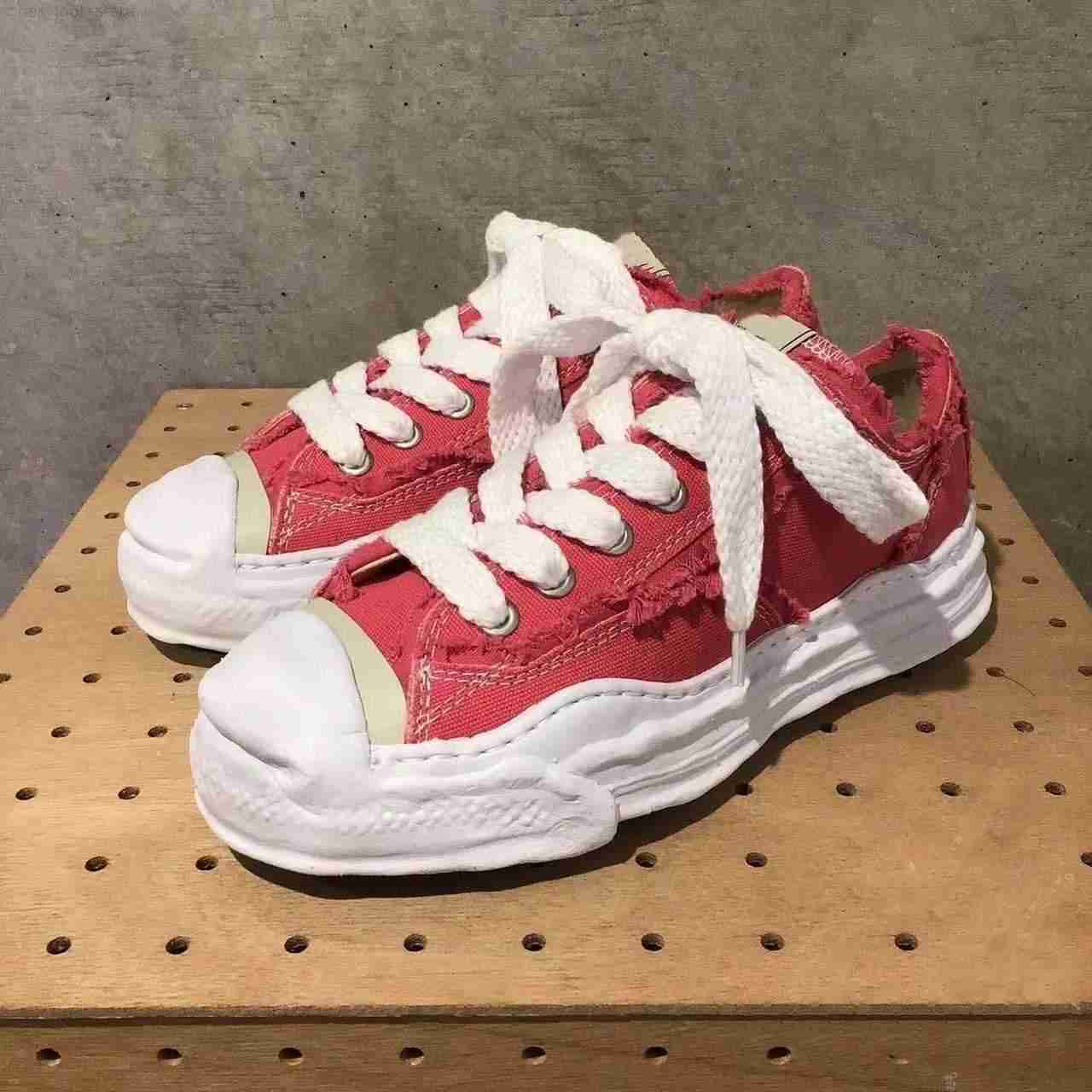 

Maison Mihara Yasuhiro MMY Shoes Dissolve Shoes Men Casual Canvas Shoes Women's Sneakers Vintage Lace-up Pink Solid Men's Sneaker, Color 2