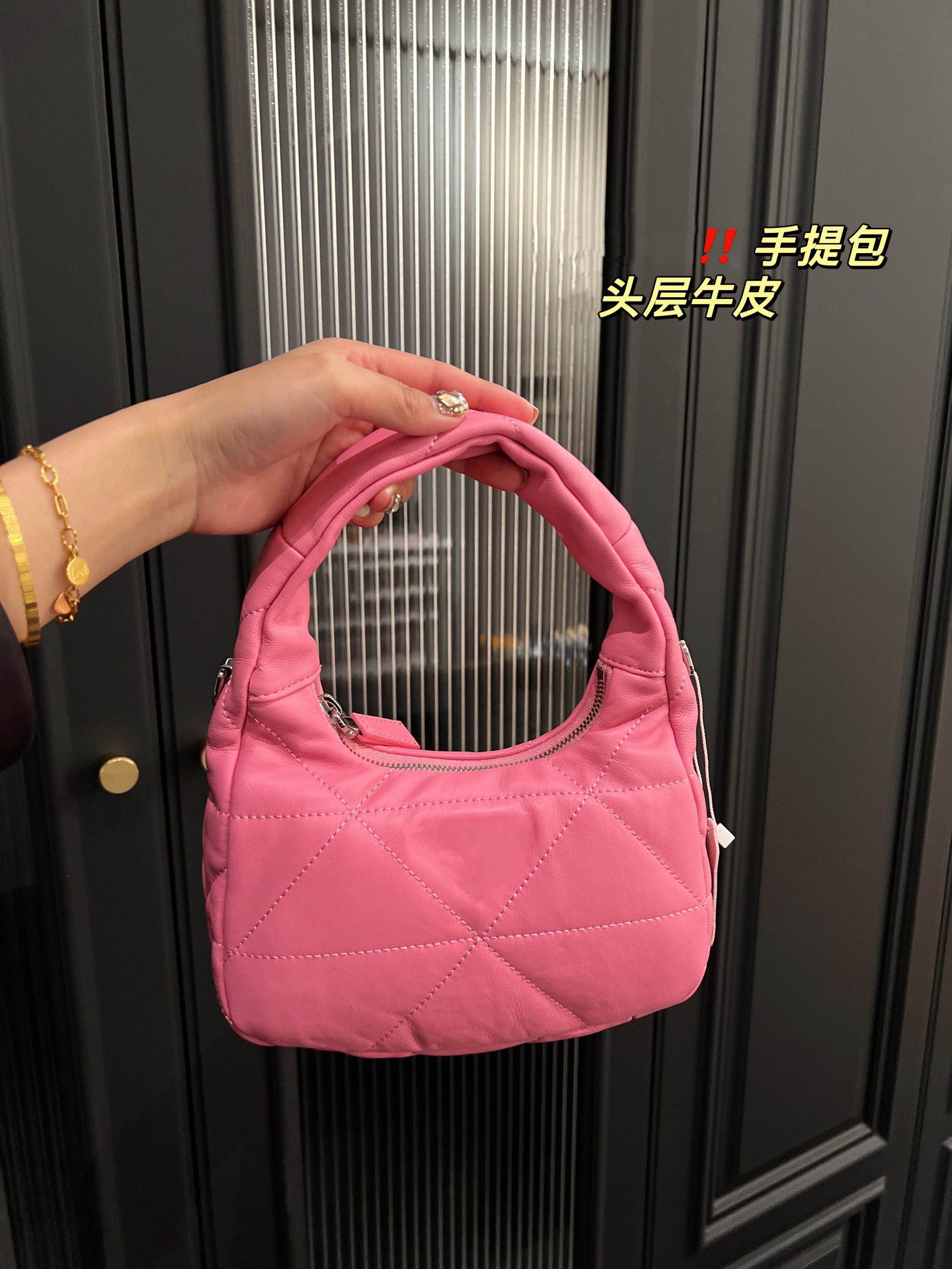 

Famous designer fashion retro tote bag women's one shoulder oblique span small square bag, White