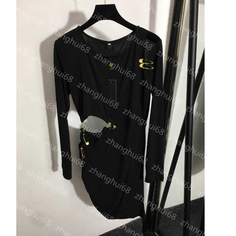 

23ss summer Dress womens designer clothing women dresses Long-sleeved dress with large pin and revealing waist and crew neck High quality womens clothing a1, 15