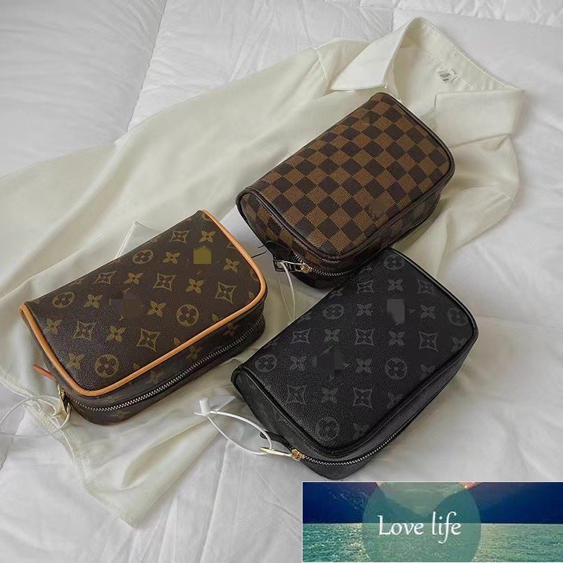 

Classic Cosmetic Bag Spring New Large Capacity Unisex Mobile Phone Bag Cosmetic Bag Toiletry Traveling Storage Bags, 20*13*7cm