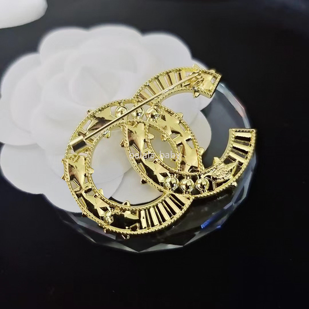 

Luxury Women Men Brooches Designer Brand Letter Brooches 18K Gold Plated Inlay Crystal Rhinestone Jewelry Brooch Pearl Pin Party Gift Accessorie