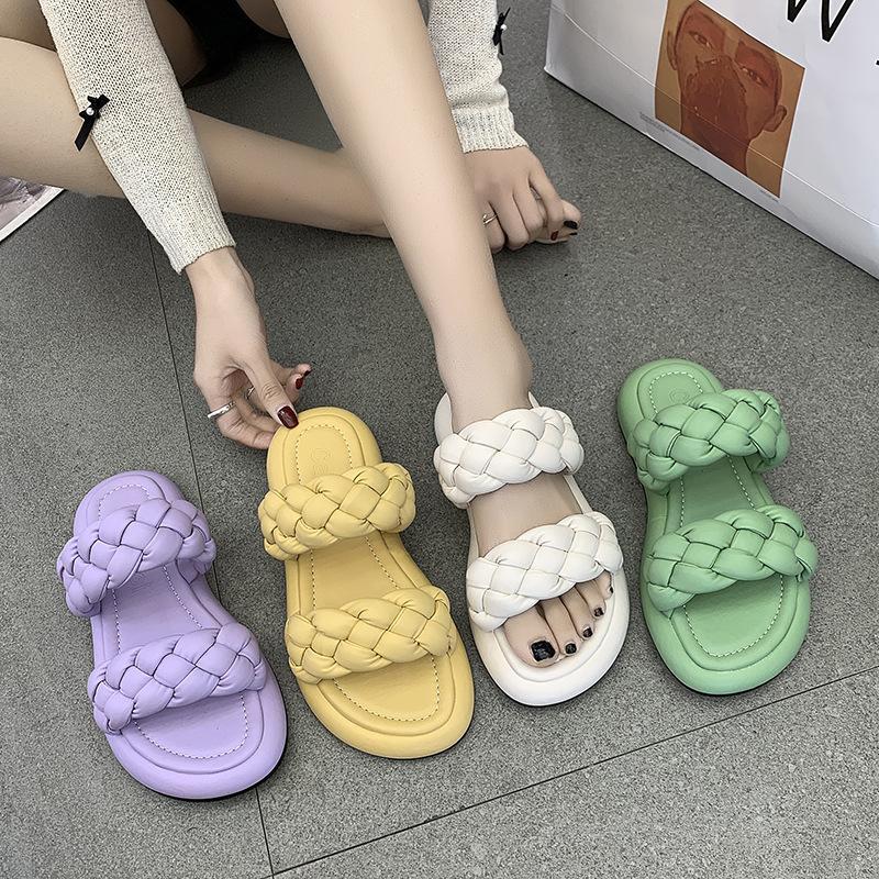 

Slippers Women Summer Plaid Woven Soft Comfortable Leather Sandals Flip Flops Female Fashion Luxurious Casual Beach Shoes, Beige