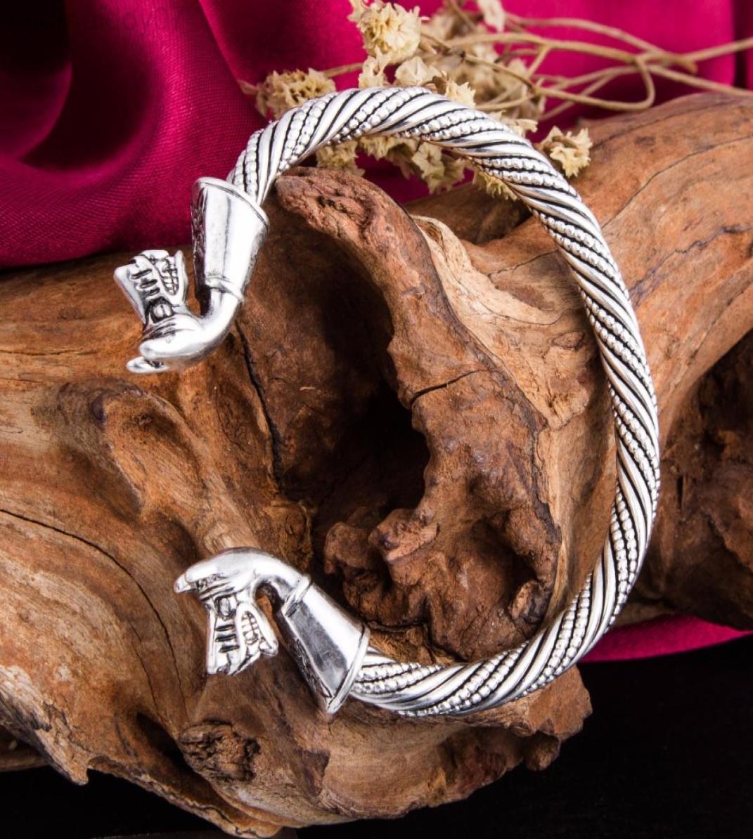 

Skyrim Viking Vintage Double Horse Head Cuff Bracelets Indian Animal Jewelry Bracelet Religious Man Wristband Bracelets As Gift L28753352