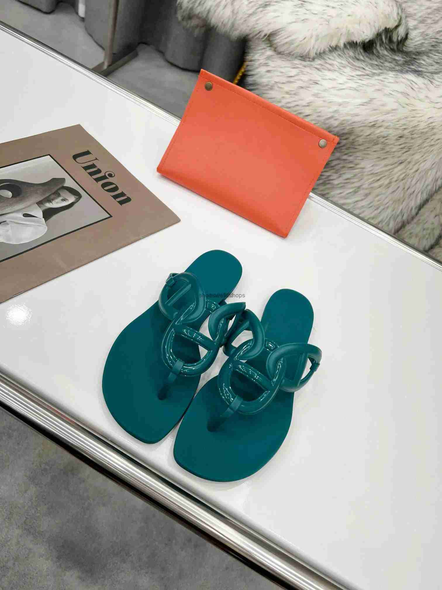 

2022 H Egerie Sandals Women Summer Beach Slippers Chain Flat Jelly One Word Sandal Lady Flat Silpper Luxury Slides Outdoor Shoes Flip-flops, Color 3