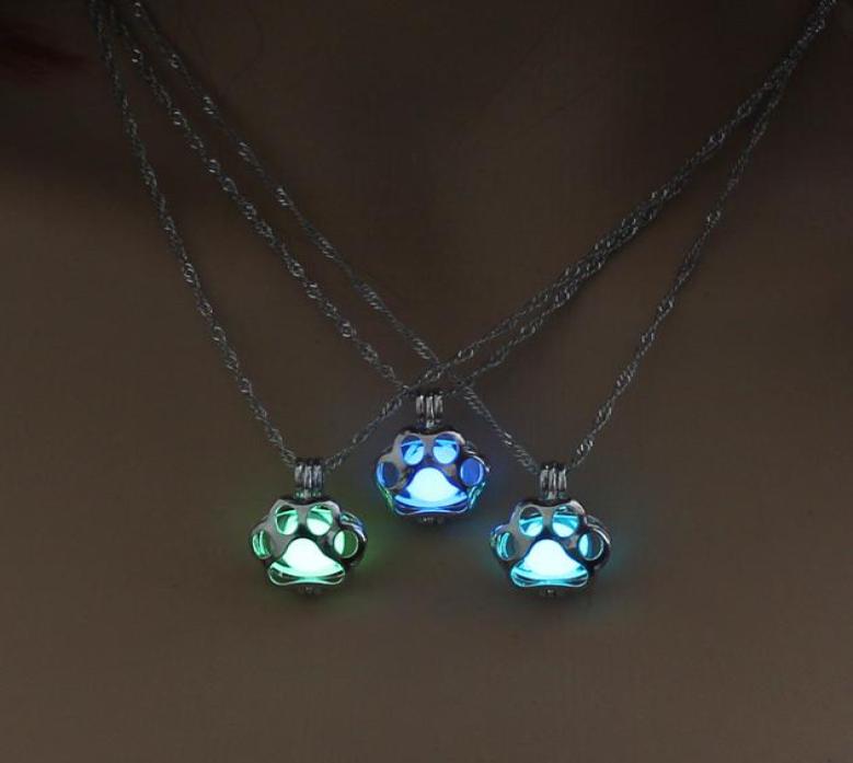 

Glow In The Dark Necklace Metal Animal Pet Cat Dog Paw Pendant Necklaces Night luminous Light Accessories Chain Fashion jewelry9958709