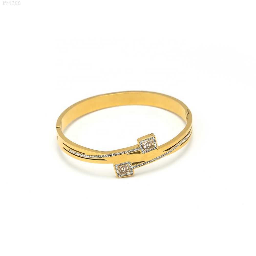 

High Quality 18k Gold Plated Stainless Steel Jewelry Diamond Zircon Trendy Punk Ladies Accessories Bracelets B222312