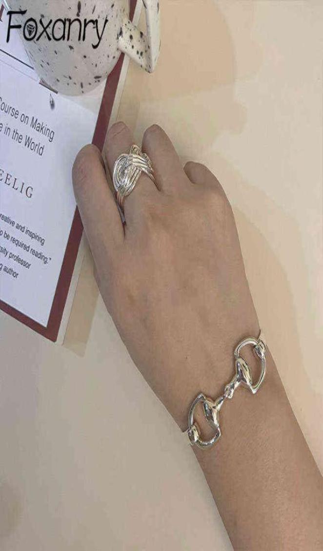 

Foxanry 925 Sterling Silver Simple Buckle Bracelets for Women New Trendy Elegant Vintage Hollow Geometric Bangles Party Jewelry7668323
