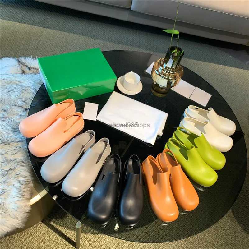 

Smooth Matte Women Slipper 100% Rubber Clog Sandals Supportive Slingback Strap Designer Shoes Slight Heel Slip-on Styling Slides Italy