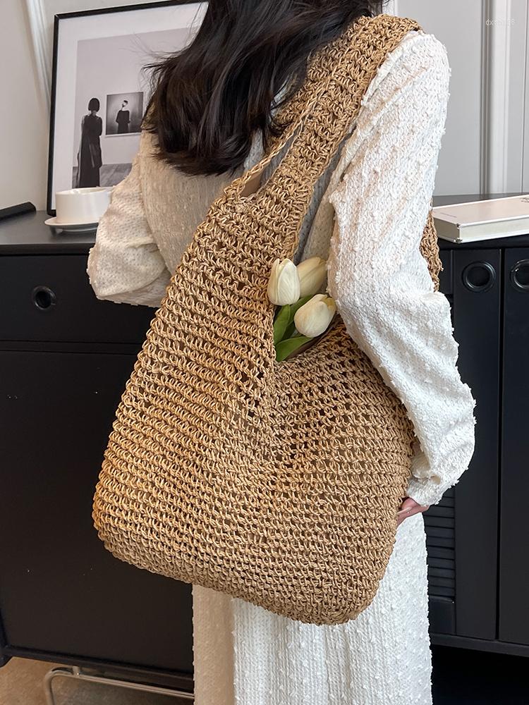 

Evening Bags Woven Straw Bag Women's Large Capacity 2023 Summer One-shoulder Seaside Beach Bucket, Beige