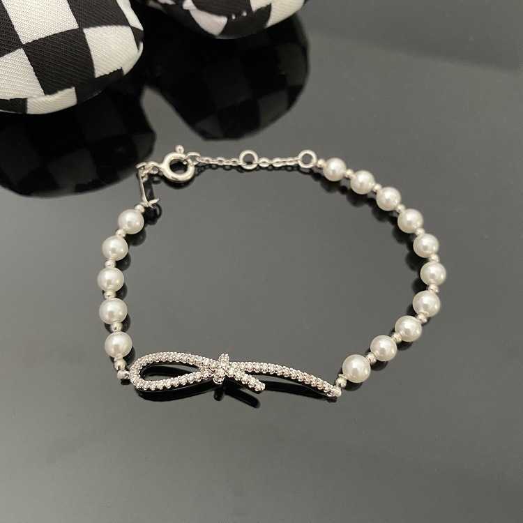

HF He Family Irregular Knot Women's Light Luxury Fashion Pearl Temperament Bracelet Jewelry Trend