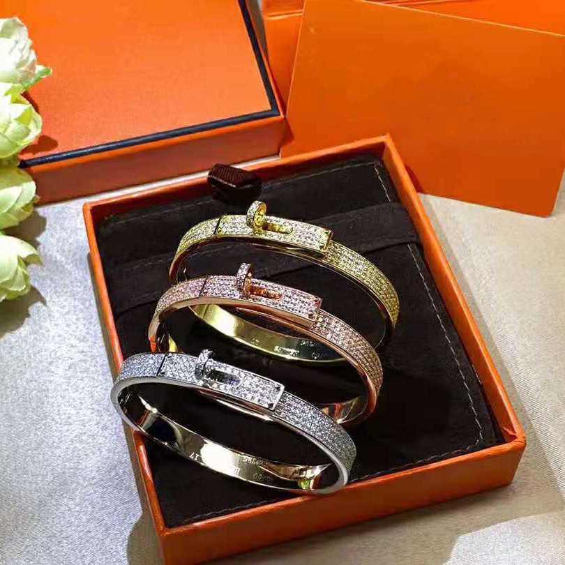 

H Letter Kelly Half Temperament Diamond Plated 18K Rose Gold Pig Nose Couple Bracelet