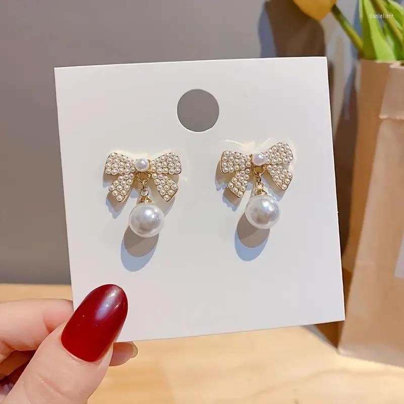 

Dangle Earrings Huitan Exquisite Bow Imitation Pearl Drop For Women Gold Color Sweet Ear Accessories Girls Gift Party Fashion Jewelry