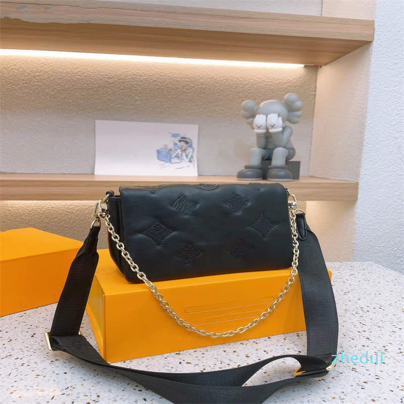 

2023-Coussins Pochette Chain Bag Soft Lambskin Embossed Handbag Designer Women Luxurys Shoulder Clutch Bags Crossbody Purse Embroidery Tote Wallet Dhgate, Red