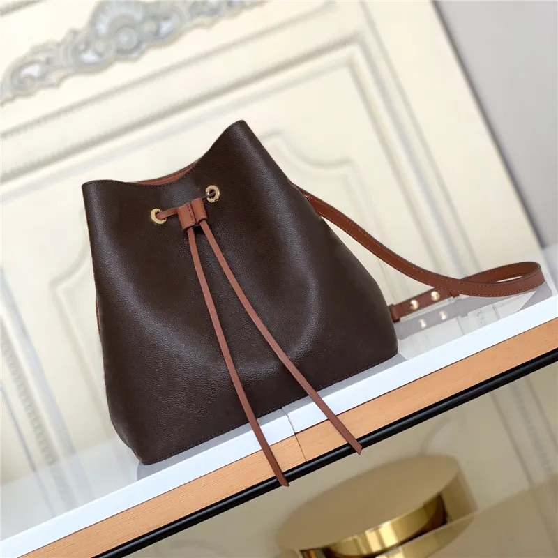 

7A Top Quality designer tote bags with box Bucket Bag M44887 One Shoulder Messenger handbag Fashion Classic letter Womens canvas Genuine Leather purse Luxury purses, Red