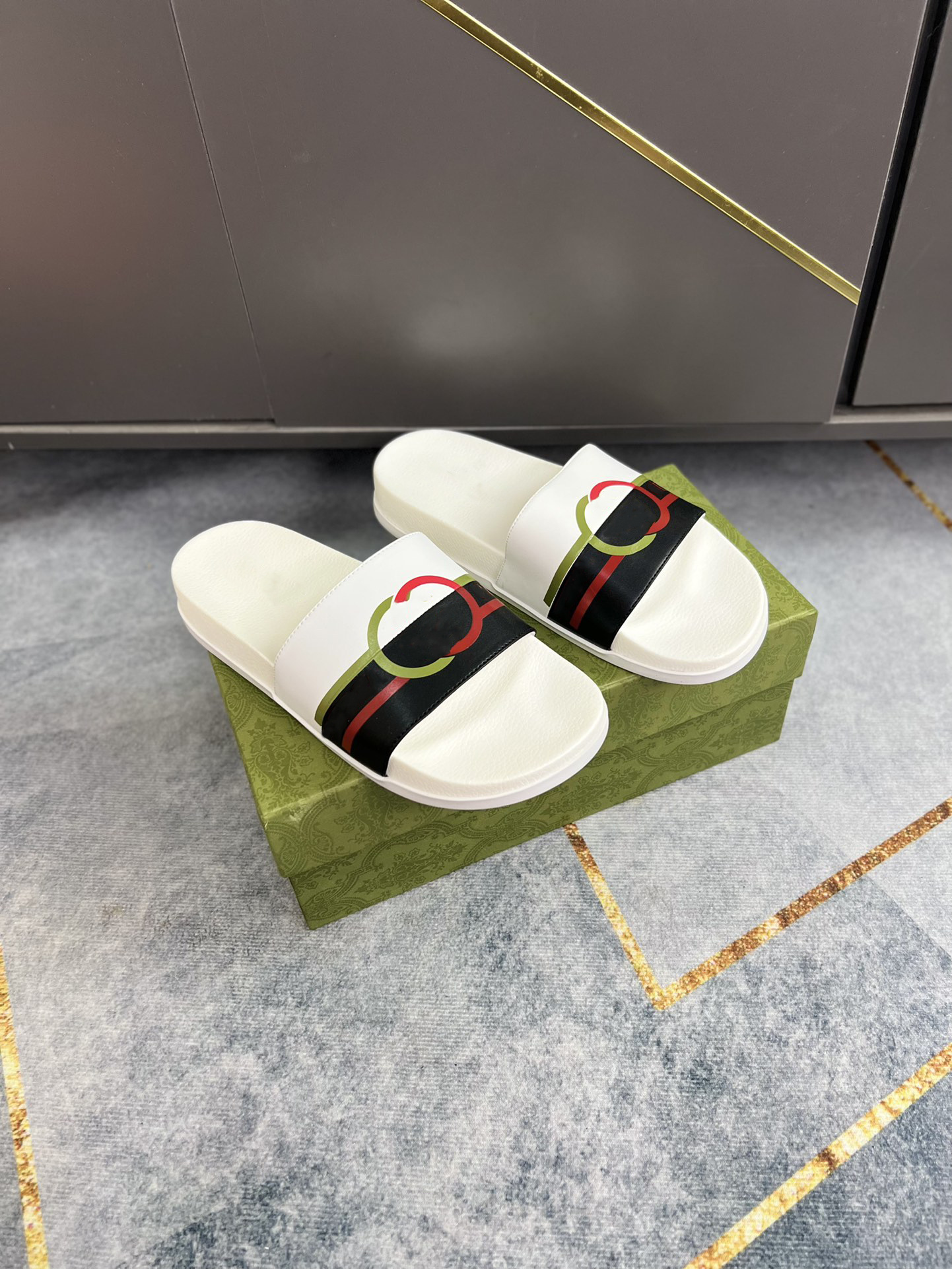 

Fashion designer slippers ucci summer luxury GGS men's slide classic sandals flip casual slippers C061