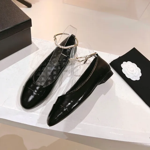

2023 New designer shoes Women Dress Shoes Genuine Leather Ballet Flats Pearls Chain Buckle Strap Spring Designer Shoes Round Toe Vacation, As show