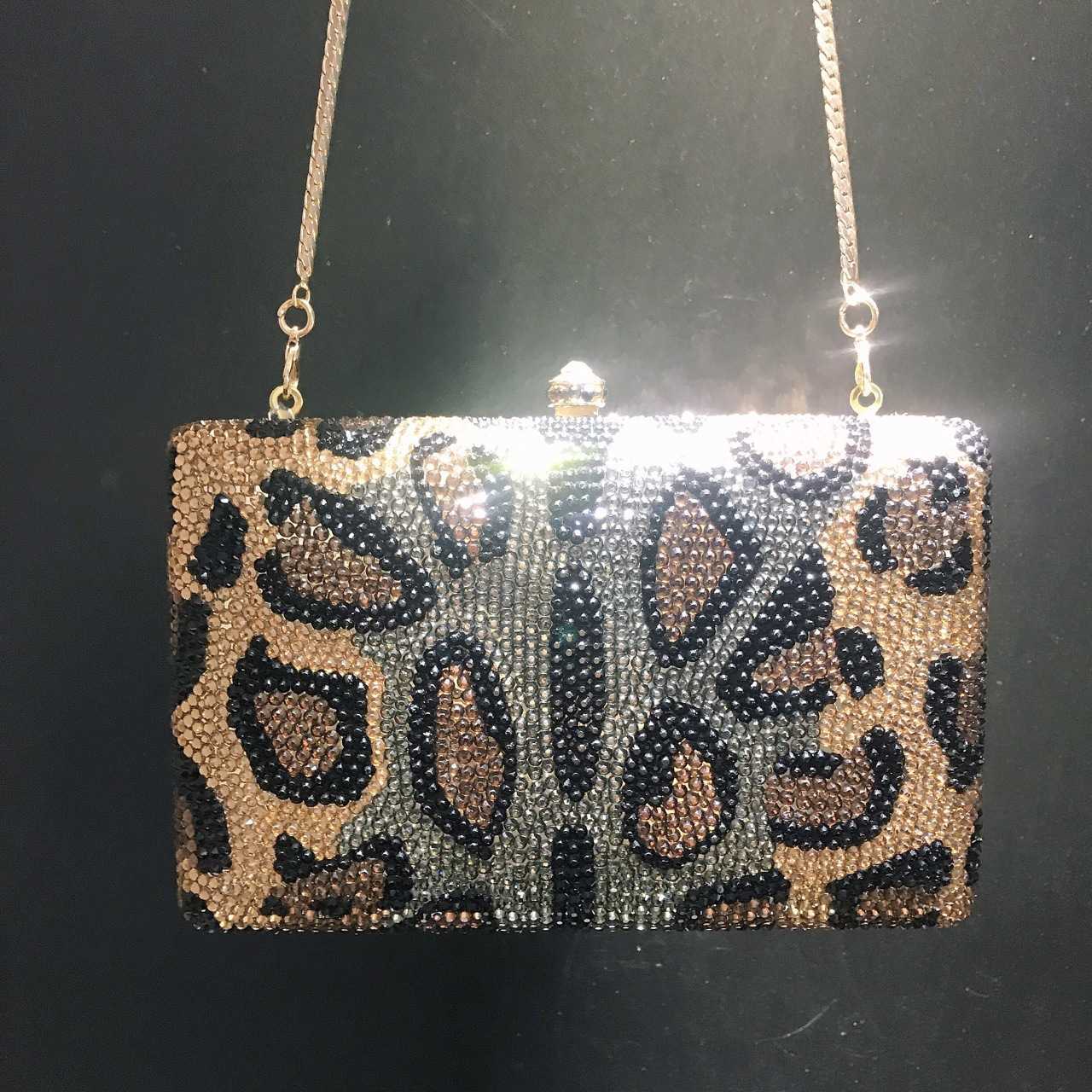 

New Leopard Embossed Diamond Dinner Bag Chain Full Diamond Makeup Bag Horizontal Square Banquet Handheld Women's Bag 230513, Fashion gold