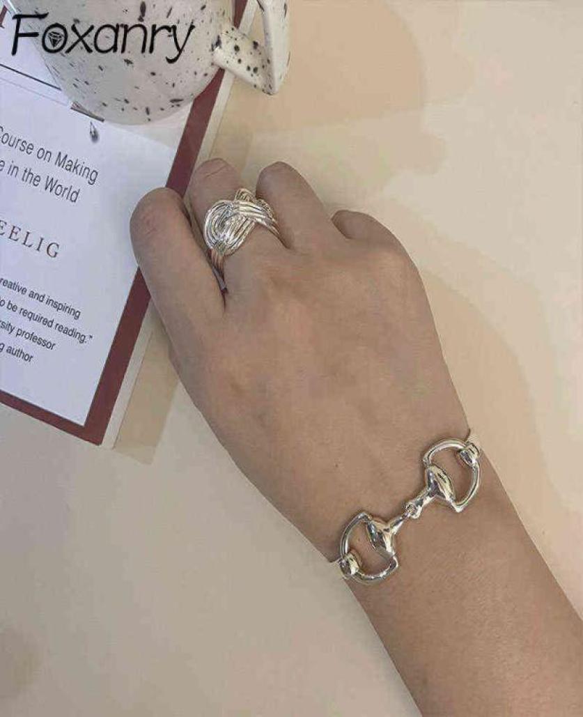 

Foxanry 925 Sterling Silver Simple Buckle Bracelets for Women New Trendy Elegant Vintage Hollow Geometric Bangles Party Jewelry6195755