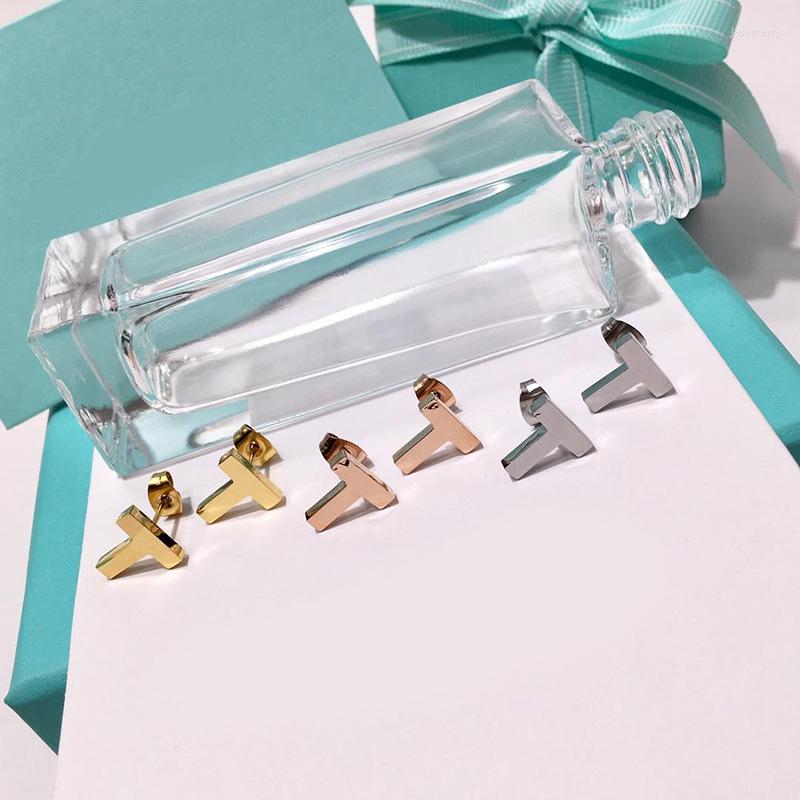 

Stud Earrings Exquisite Classic T Letter For Women Smooth Metal Earings Korean Brand Jewelry Z098