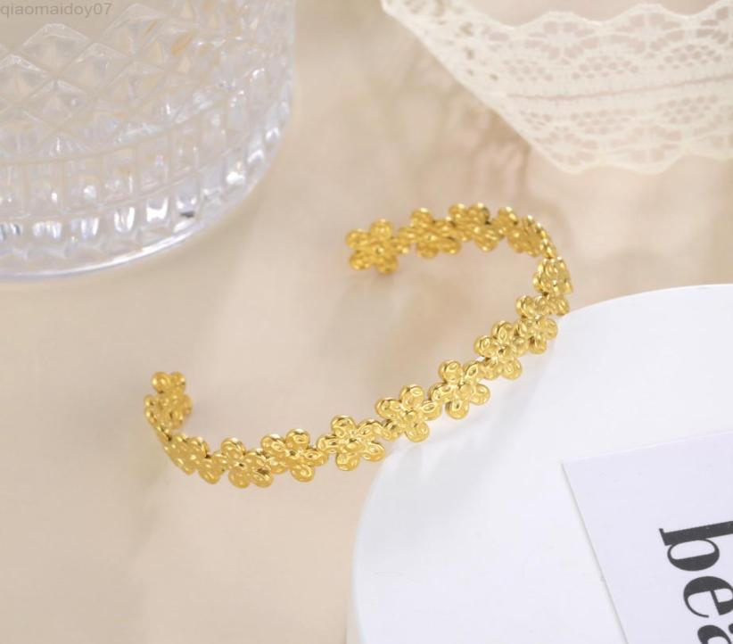 

Skyrim Stainless Steel Flowers Daisy Cuff Bracelet Women Gold Color Adjustable Bangle 2022 Trendy Party Jewelry Gift For Lover L222418272