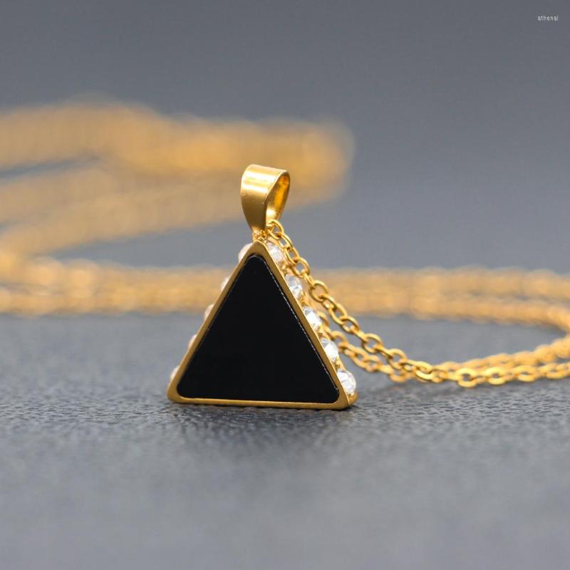 

Pendant Necklaces 2023 Fashion Charming Geometric Triangle Shell Cubic Zirconia Necklace Stainless Steel Waterproof Accessories Party Gift