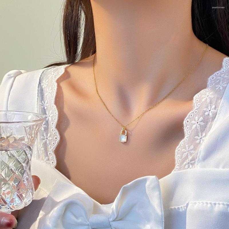 

Chains Exquisite Zircon Small Lock Pendant Titanium Steel Necklace Women Simple And Versatile Collar Chain Fashion Luxury Jewelry