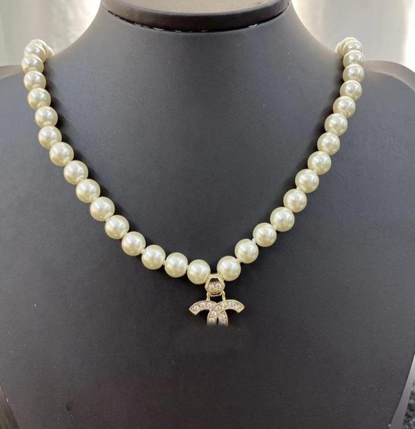 

18 style classic Diamonds pearl Necklace French luxury brand C Fashion Necklaces Designers Jewelry Womens Party Chain5827969