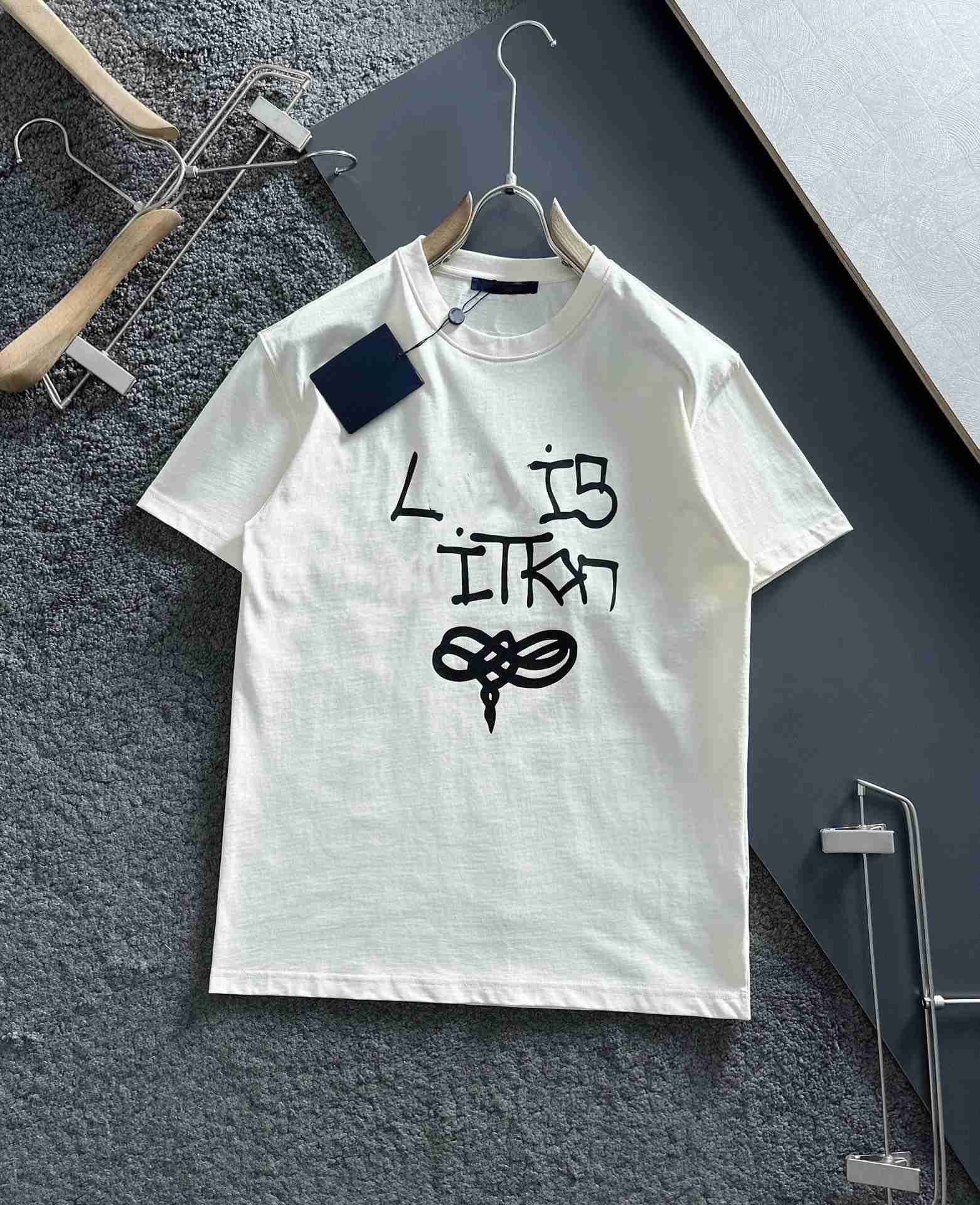 

Men's T-shirts 23ss Rhude Mens t Shirt High Quality Tess Designer Casual Fashion Short Sleeve Europe America Men Women Round Neck Tshirts Usa Size M-xxl G14