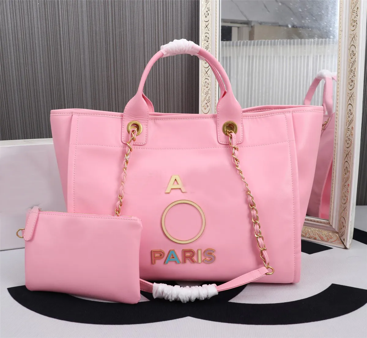 

7A Genuine Leather Brand Bag Enamel Lettering Gold Chain Cattlehide Totes Contain Zero Wallet, Black