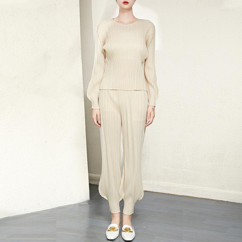 

Women's Two Piece Pants Set For Women Solid Color Loose Stretch Miyake Pleated Long Sleeved T-Shirt Casual Straight Jogger Pant, Apricot top pant
