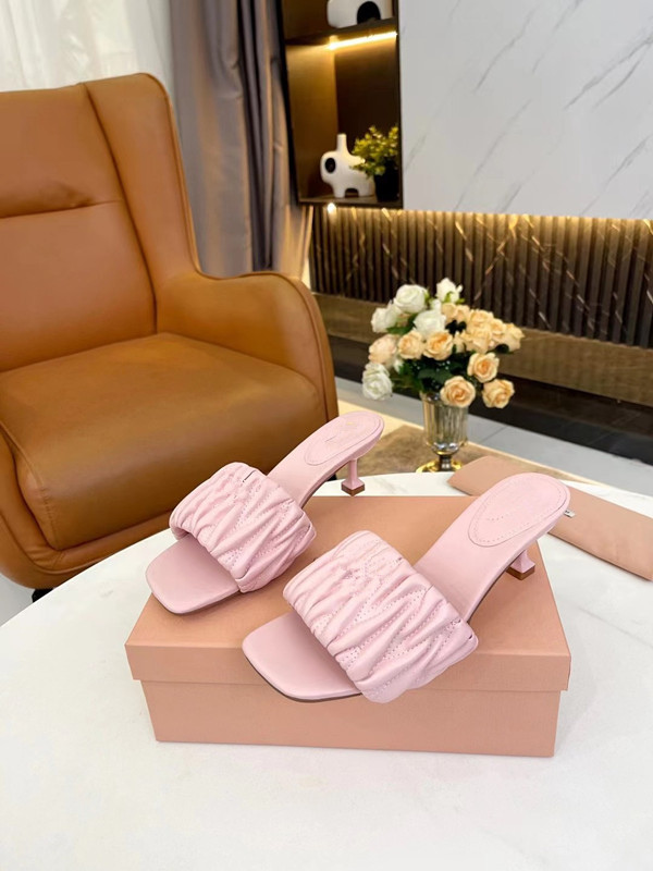 

Famous brand Channel Beach slippers Classic Flat heel sandals Summer Designer Flip flops leather lady Slides 0426, 04