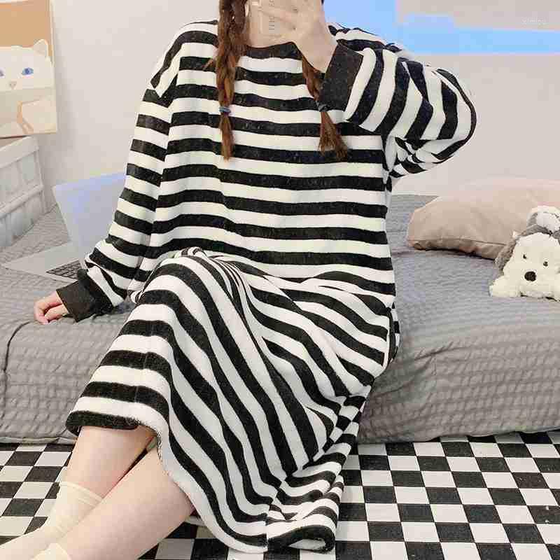 

Women's Sleepwear Winter Long Sleeve Thick Warm Flannel Nightgowns For Women Dress Coral Velvet Nightdress Nighty Loose Lounge Wear, 362 black