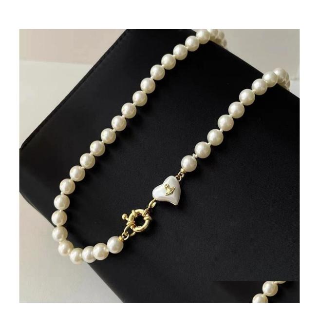 

Chokers Famous British Designer Pearl Necklace Choker Chain Letterv Pendant 18K Gold Plated 925 Sier Titanium Jewelry For Women Me2381597