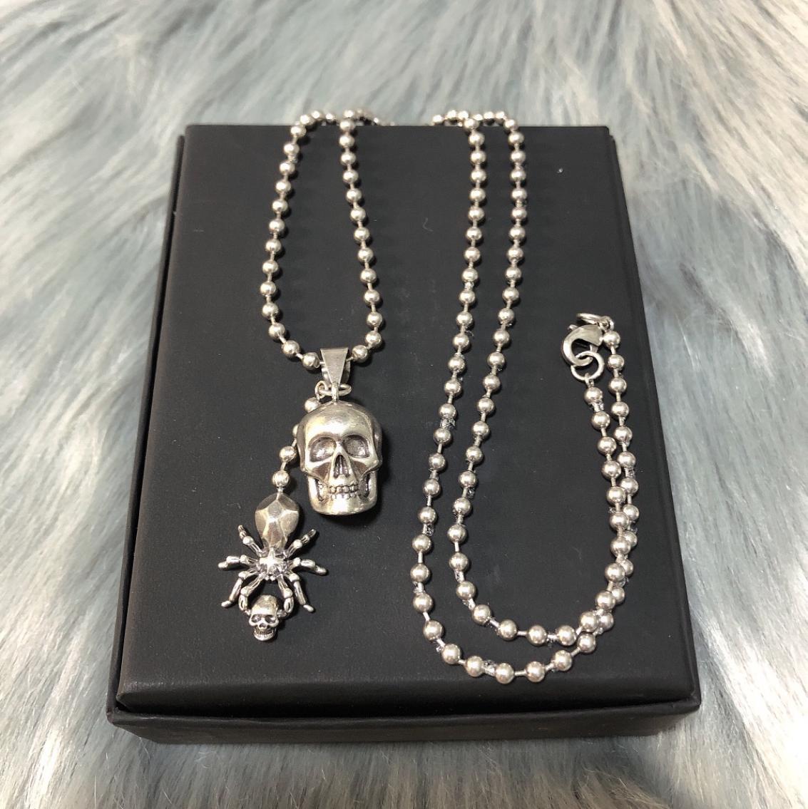 

Treason malignancy Silver spider Skull Heads pendant Necklace Vintage Hiphop Rock Punk Skeleton Necklaces For Men Women Jewelry Je6336717