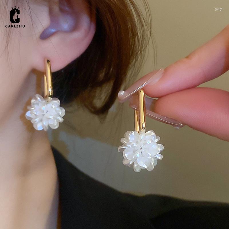 

Hoop Earrings Personalized Pearl Cluster Flower Ear Buckle For Women Sweet Versatile Earring Party Jewelry Wholesale