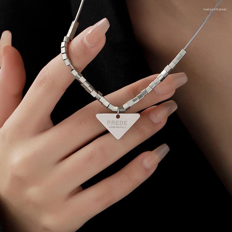 

Pendant Necklaces Retro Clavicle Chain Chokers On The Neck Triangle Necklace Women's