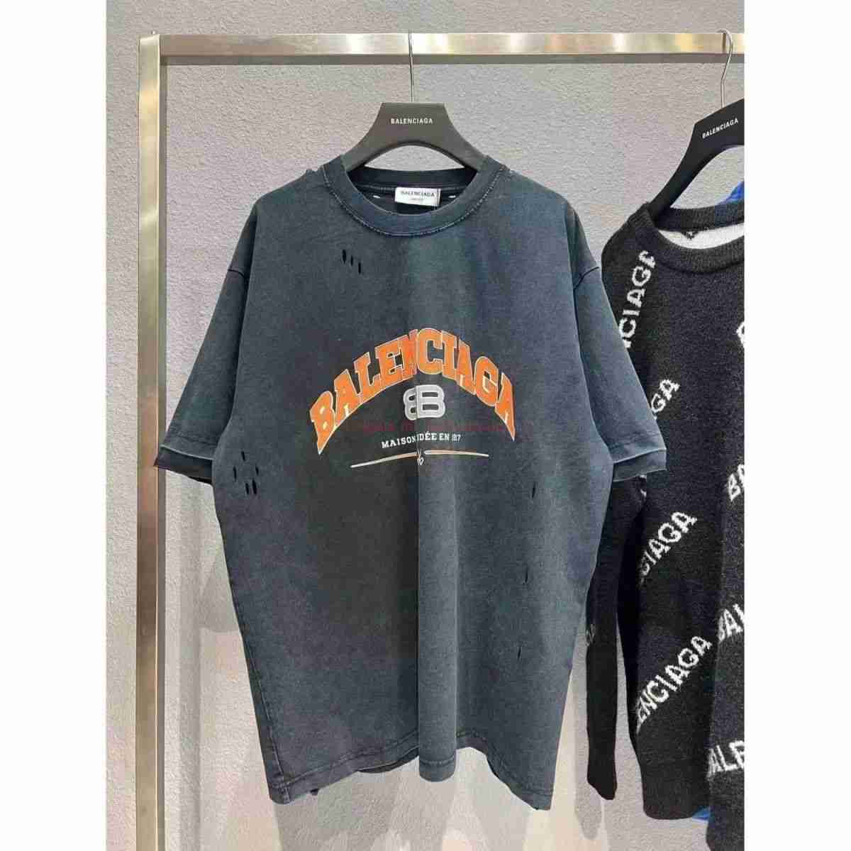 

Designer Fashion Clothing French Paris BB Luxury TShirt Tees Summer New Paris Bb Scissors Print Wash Hole Short Sleeve Mens Womens Letters Loose Casual American Vers