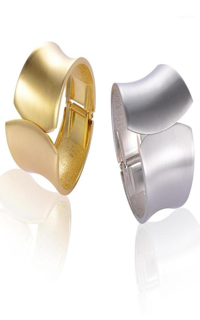 

Bangle Luxury Latest Round Drawing Party Opened Goldcolor Cuff Wristband Bangles For Women Pulseras Bijoux Jewelry17545832