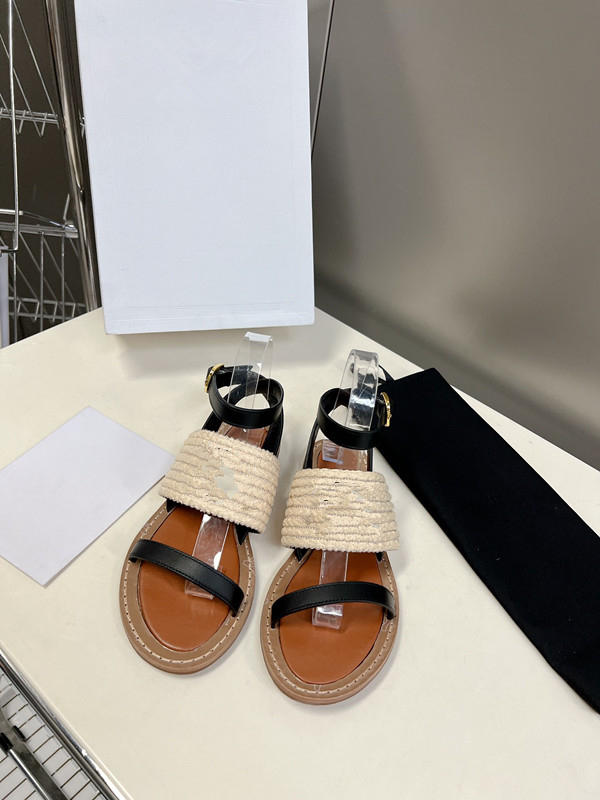 

Womens Beach slippers famous Classic Flat heel Summer Lazy Designer Fashion flops leather lady brand Slides famale shoes Metal buckle Flip 0426, 01