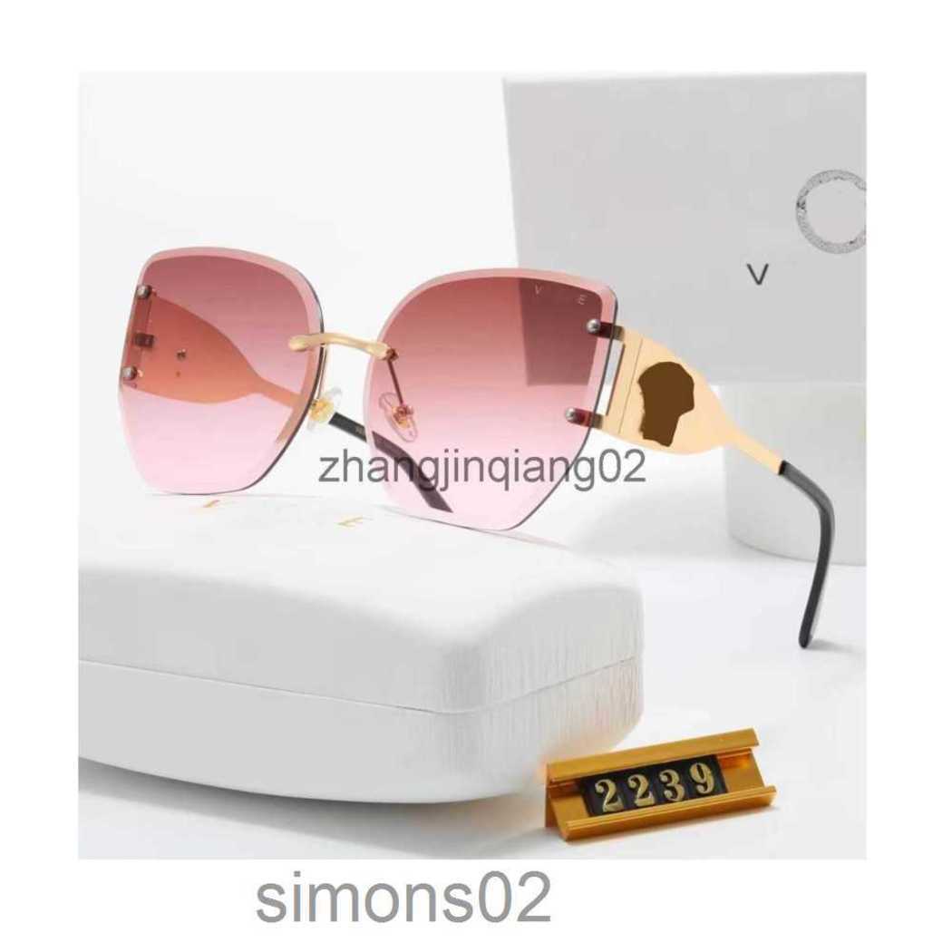 

Designer Versage Sunglasses Cycle Luxurious Fashion Sports Polarize Square Sunglass For Mens Womans Vintage Baseball New Hip Hop UV Protection Pink Sun Glasses