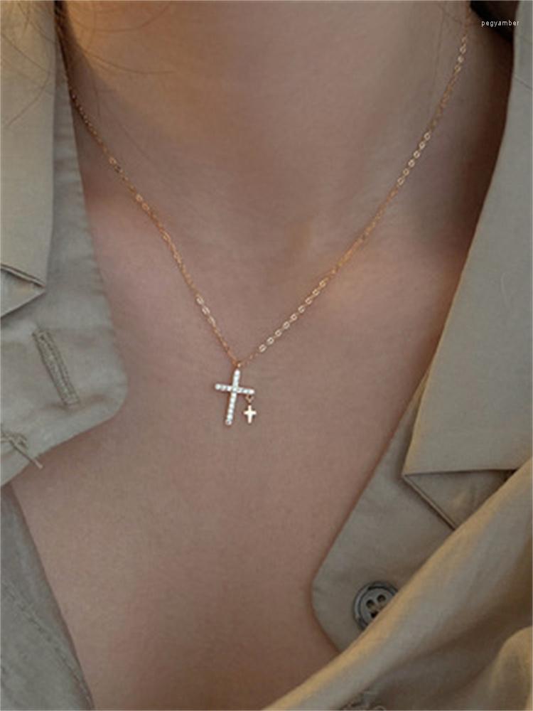 

Pendant Necklaces Creativity Light Luxury Zircon Cross Necklace For Women Gold Silver Color Clavicle Chain Fashion Jewelry Wholesale